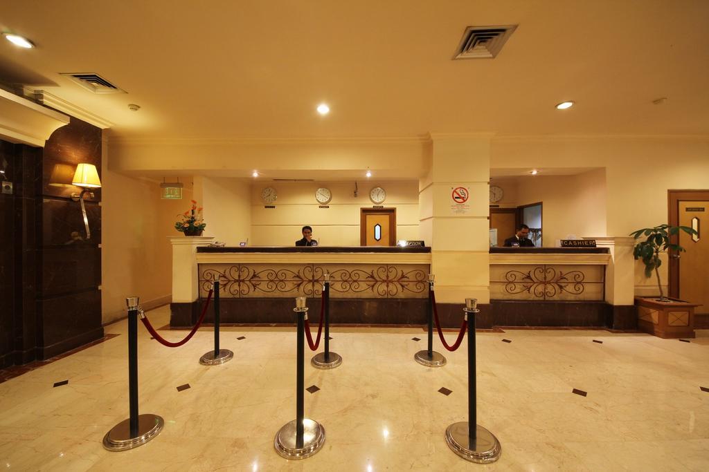 Maharani Hotel Jakarta Exterior photo